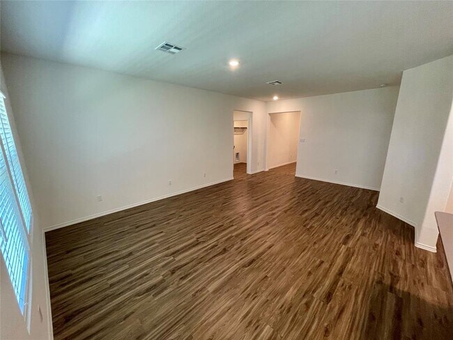 Building Photo - 107 Sophora Dr