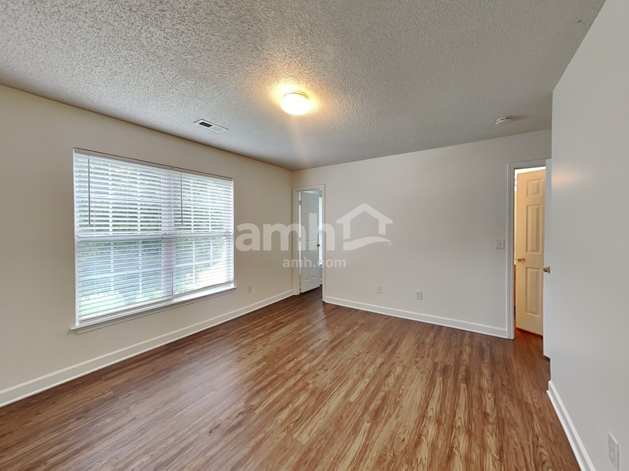 Building Photo - 4945 Hopewood Ln