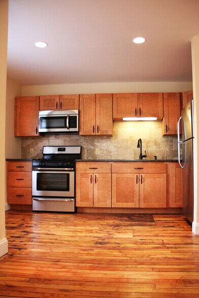 Building Photo - 44 N Champlain St
