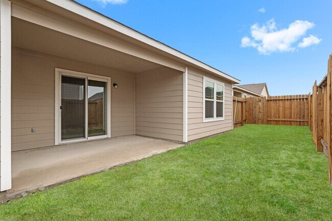 Building Photo - 102 Avalon Dr