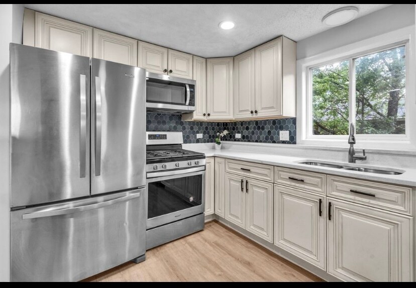 Building Photo - 1549 Revere Cir
