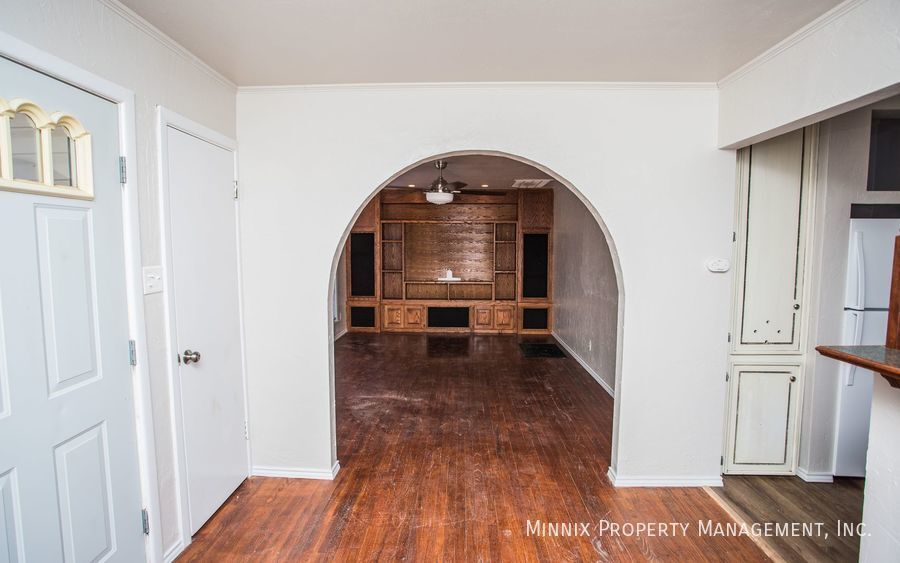 Building Photo - 2615 45th St