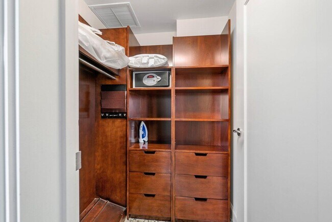 Building Photo - 3800 N Ocean Dr