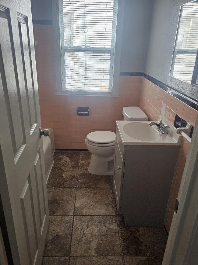 Building Photo - 12944 Rosemont Ave