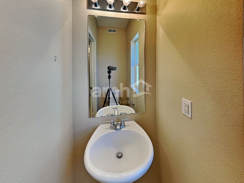 Building Photo - 18660 E 47th Ave