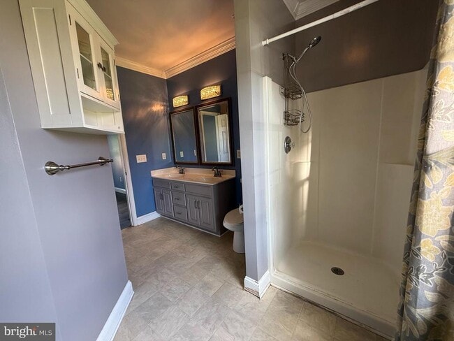 Building Photo - 220 Barnes Blvd