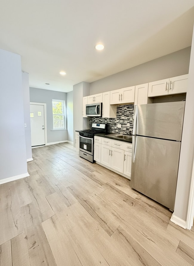 Building Photo - 134 N Lindenwood St