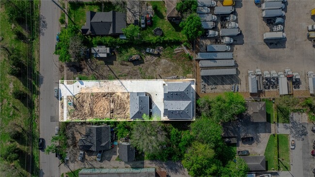 Building Photo - 6809 Fairway Dr