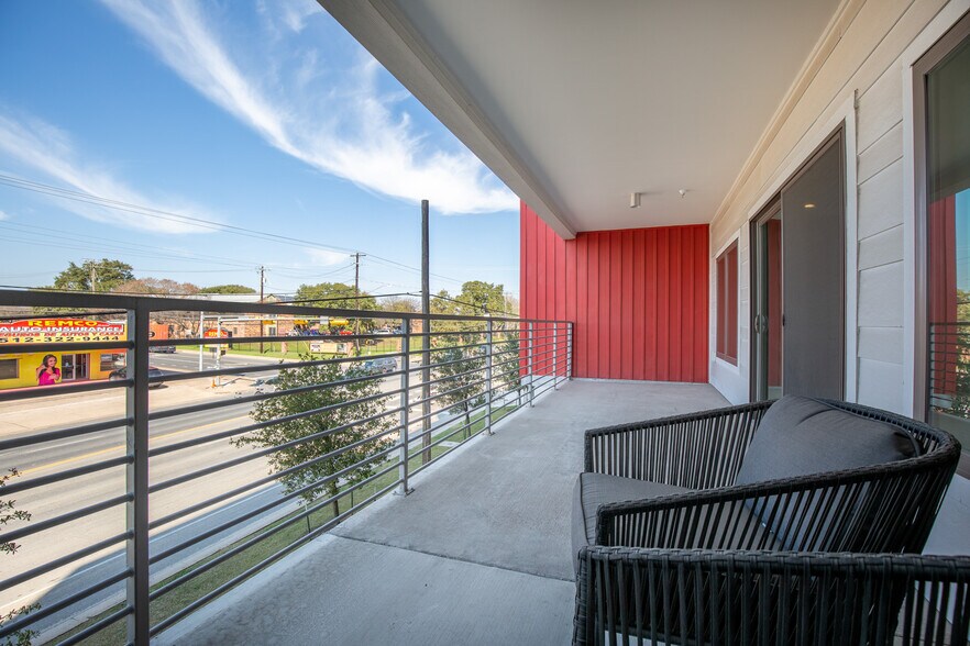 Building Photo - 4361 S Congress Ave