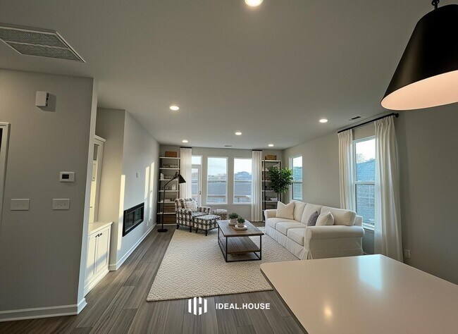 Building Photo - 375 Chesapeake Cmns St