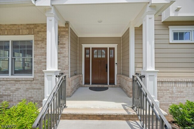 Building Photo - 4 Dirlam Dr