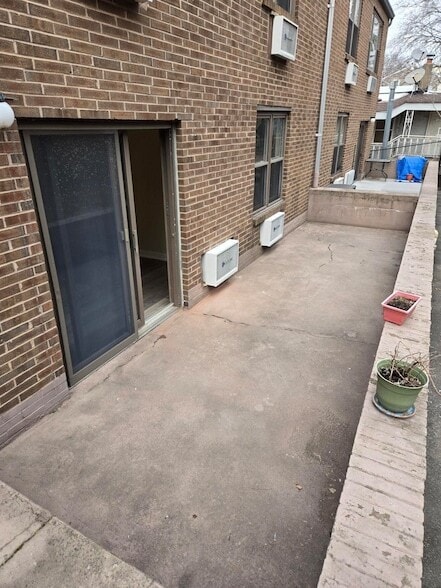 Building Photo - 685 Prospect Ave