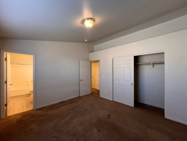 Building Photo - 3 bedroom 2 bath Fernley home in Donner Tr...