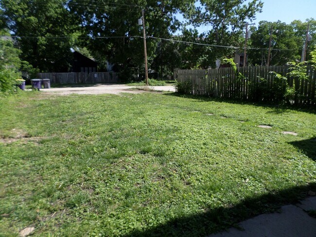 Building Photo - Fremont 1014