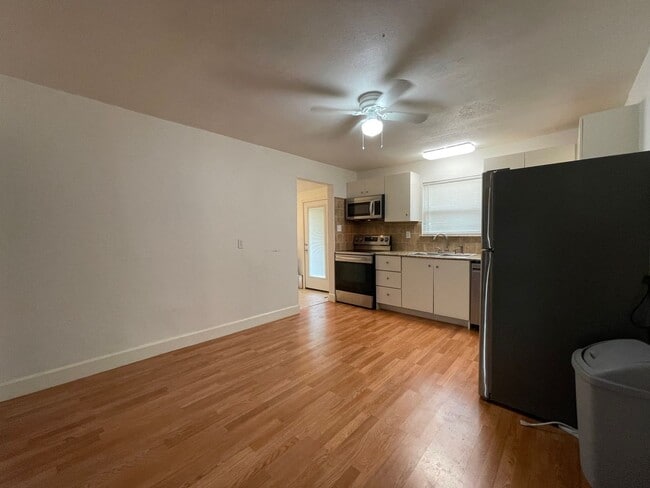 Building Photo - 2 Bedroom 1 Bath Home in Fort Worth