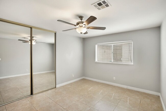 Building Photo - 3 Bed, 2 Bath Single Story West Vegas Beauty