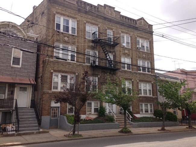 Building Photo - Angel View Apartments