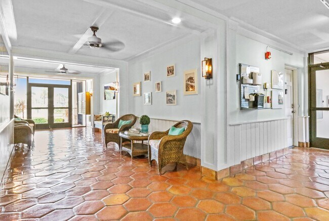 Building Photo - 225 Beach Rd