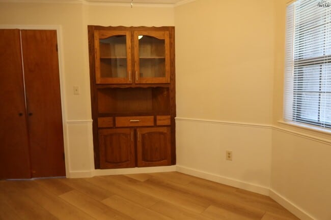 Building Photo - 4819 Royal Oak St