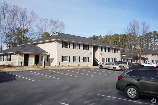 Building Photo - The Village at Baldwin Court