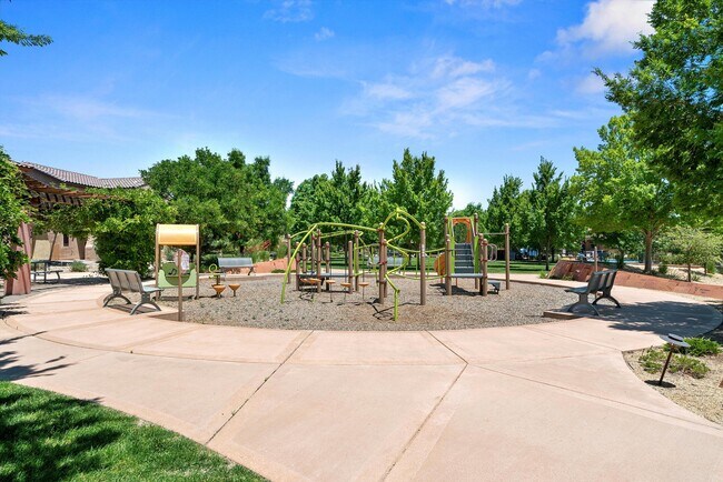 Building Photo - 2316 Penn Ave SE