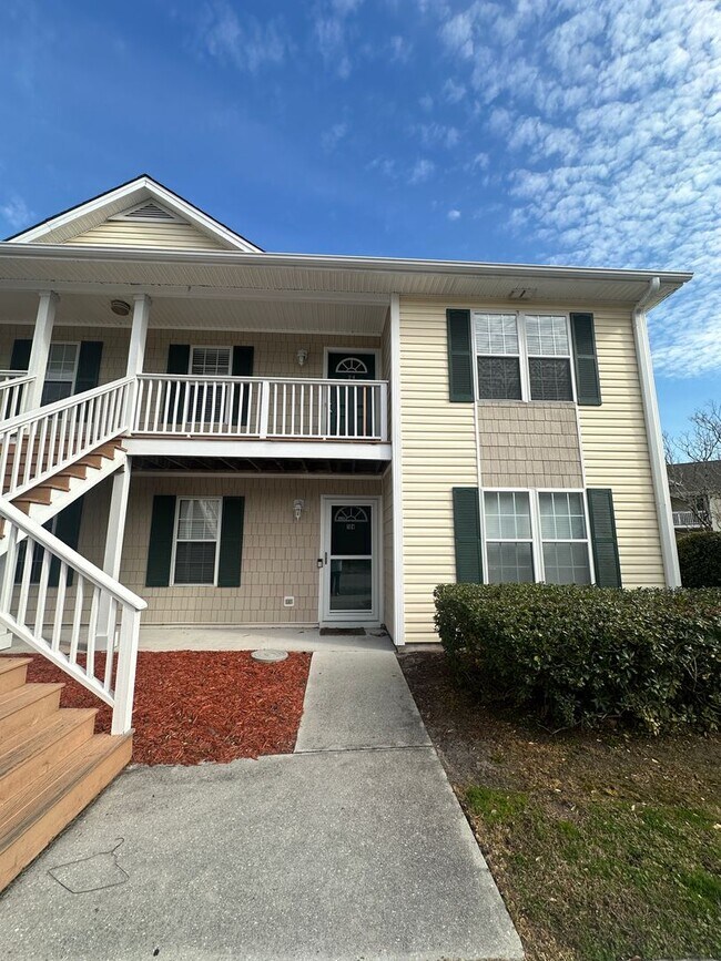 Building Photo - S204