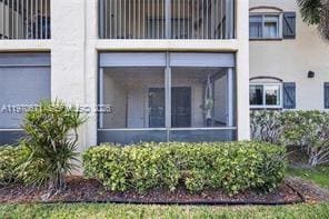 Building Photo - 257 S Cypress Rd