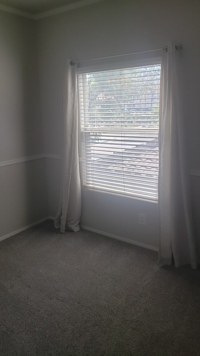 Building Photo - Welcome to this stunning 3-bedroom, 2.5-ba...