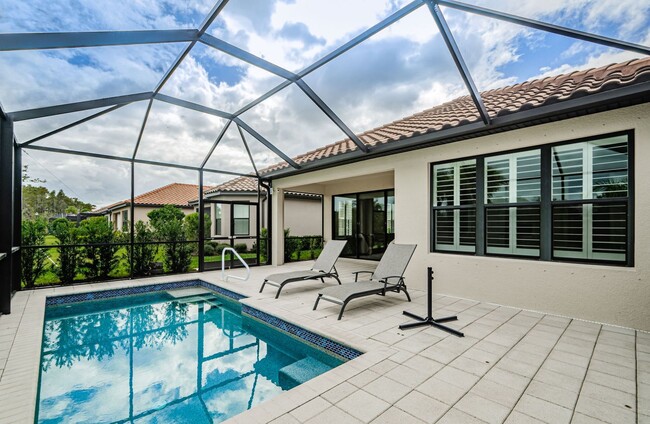 Building Photo - Beautiful Pool home in Starkey Ranch