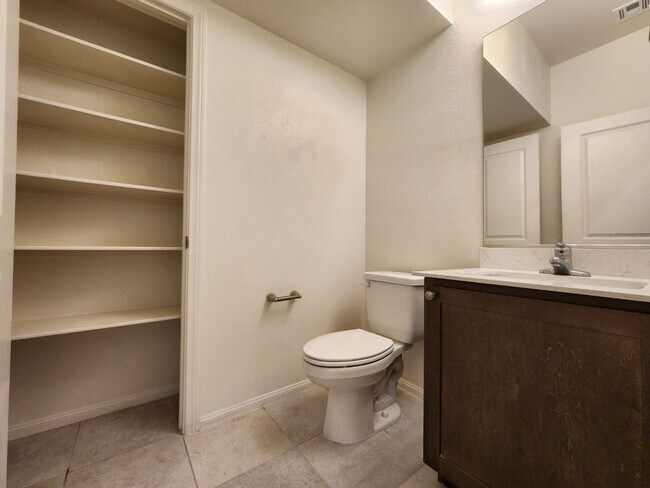 Building Photo - Spring Valley close to Restaurants and Shopping