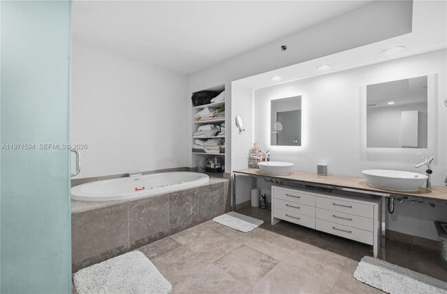 Building Photo - 450 Alton Rd