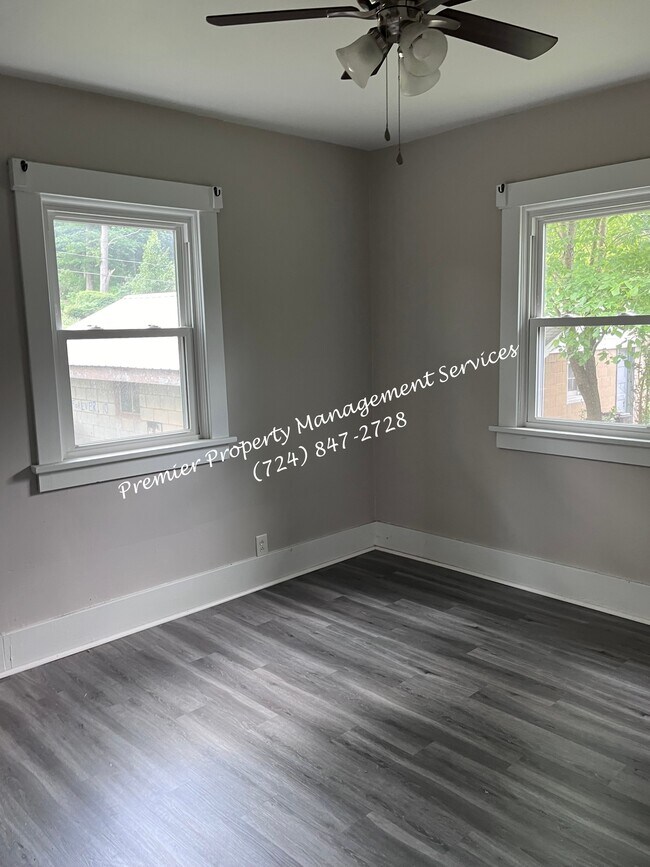 Building Photo - 215 Ross Ave