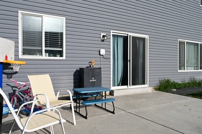 Building Photo - 451 S 1440 E