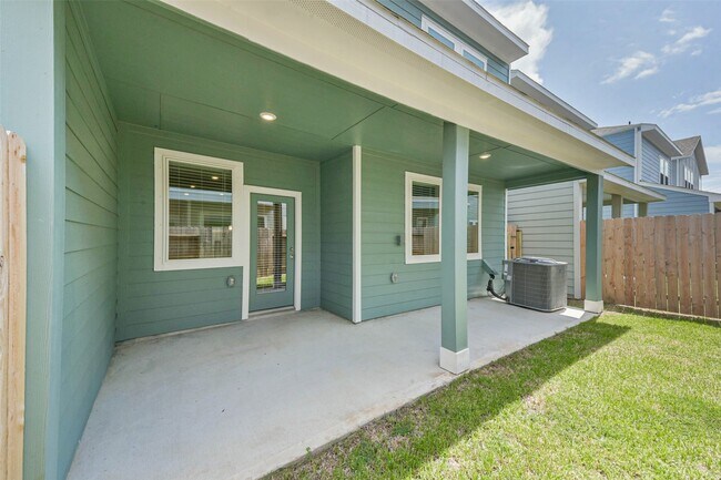Building Photo - 583 Avisa Dr