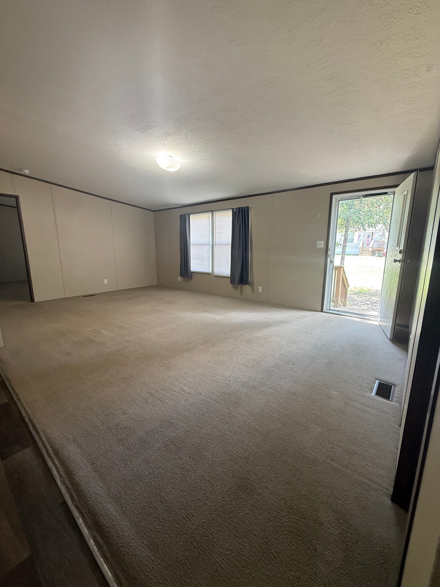 Living room - 380 Pine Tree Loop