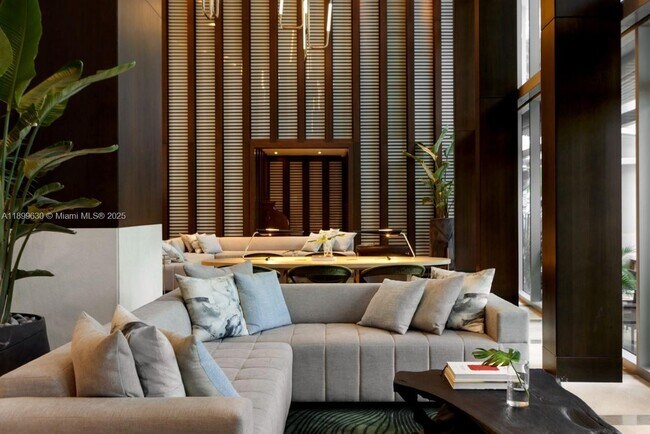 Building Photo - 200 Biscayne Blvd Way