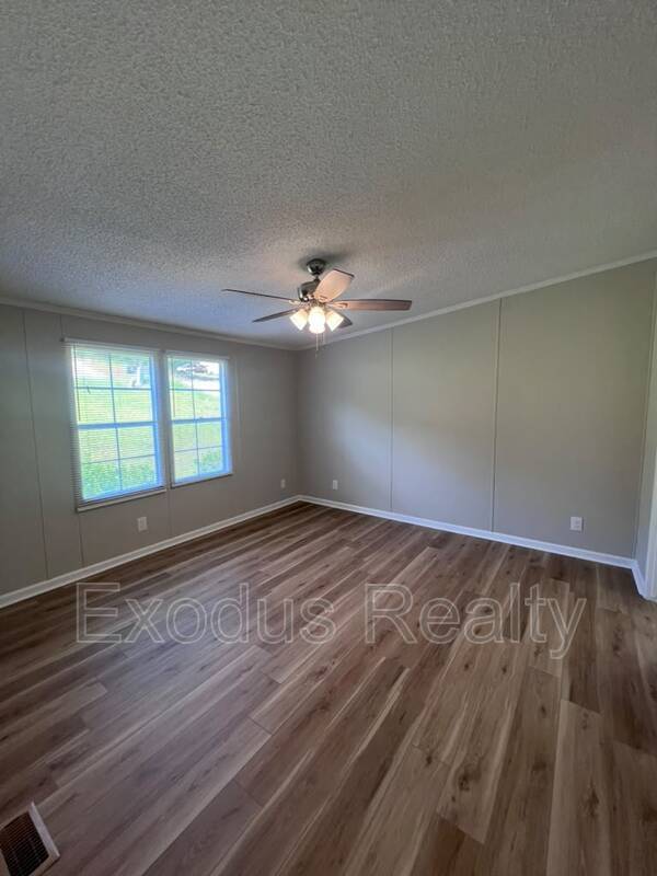 Building Photo - 771 Deer View