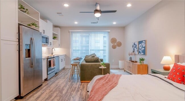 Building Photo - 105 Rogers St NE