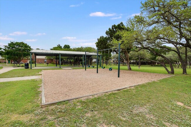 Building Photo - 200 Brentwood Dr