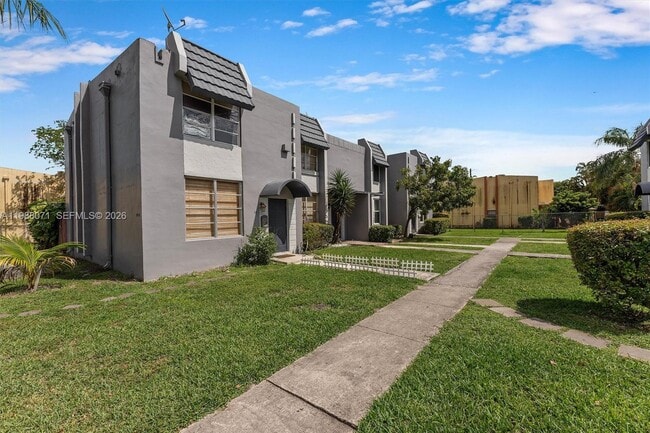 Building Photo - 314 NE Miami Ct