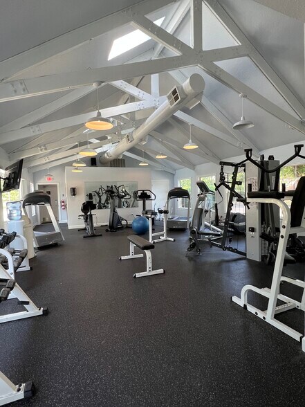 exercise room - 2100 Old Taylor Rd