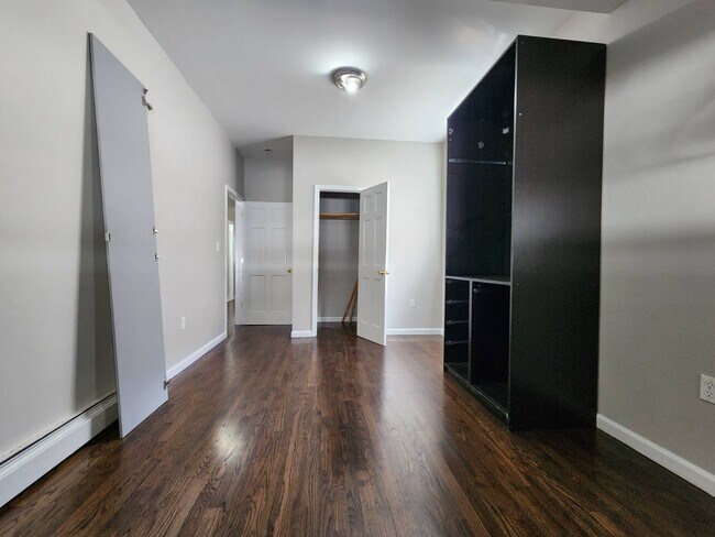 Building Photo - 176-31 130th Ave