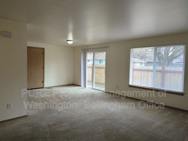 Building Photo - 413 Rowland Rd