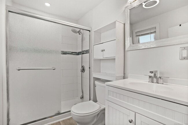 Building Photo - 7 George St