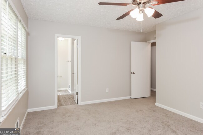 Building Photo - 46 Normas Way