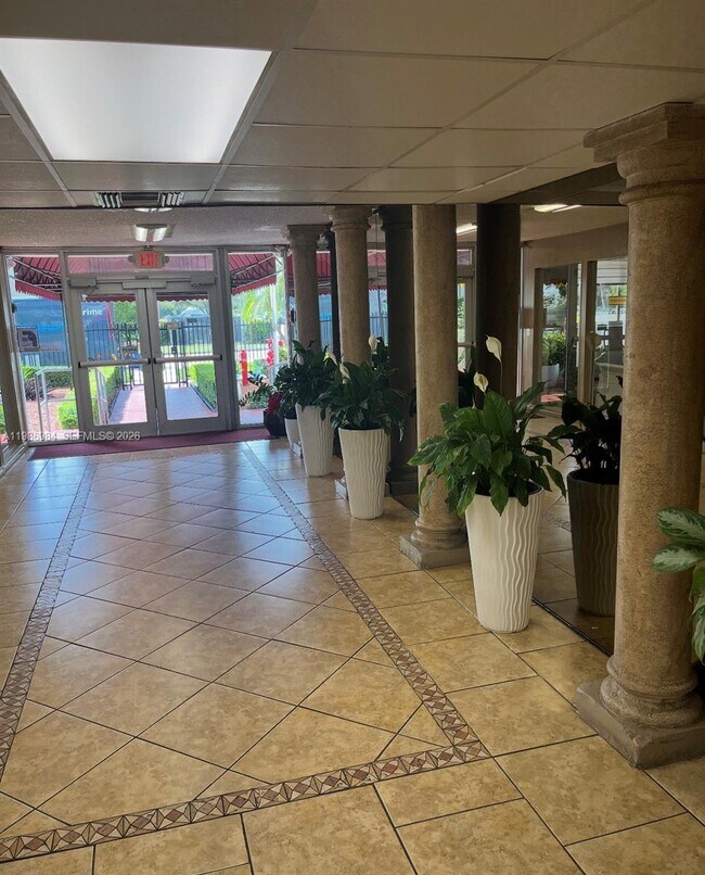 Building Photo - 1251 NE 108th St