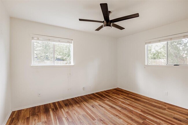 Building Photo - 1403 Randy Cir