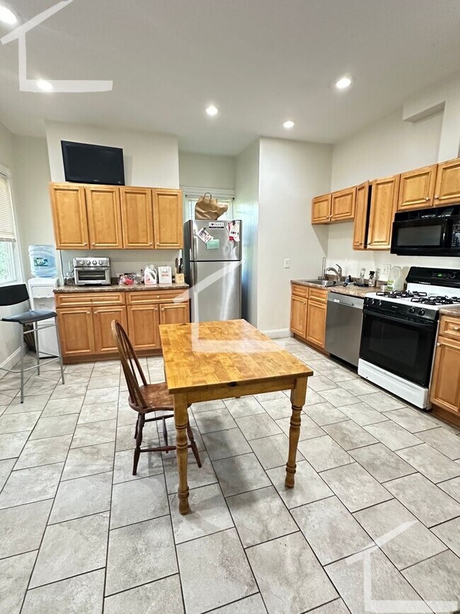 Building Photo - 13 Orkney Rd