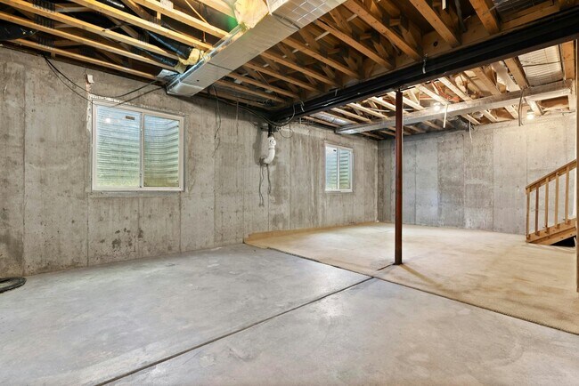Building Photo - 6240 E 64th Pl