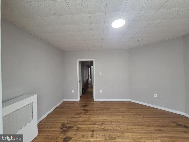 Building Photo - 633 E Allegheny Ave